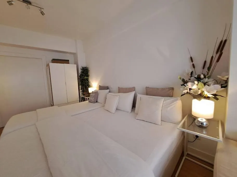Centro Santander Apartment 0*,